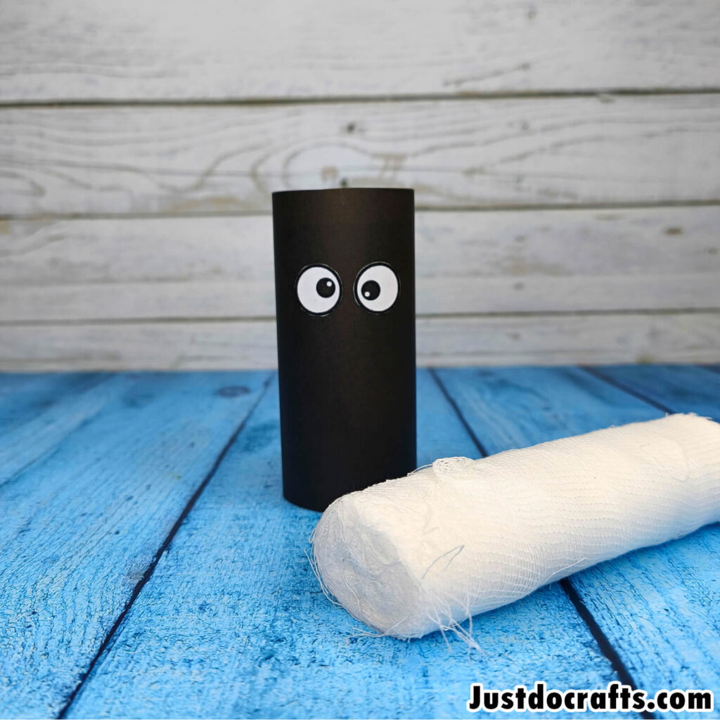 Mummy Toilet Paper Roll Craft (Free PDF printable template)